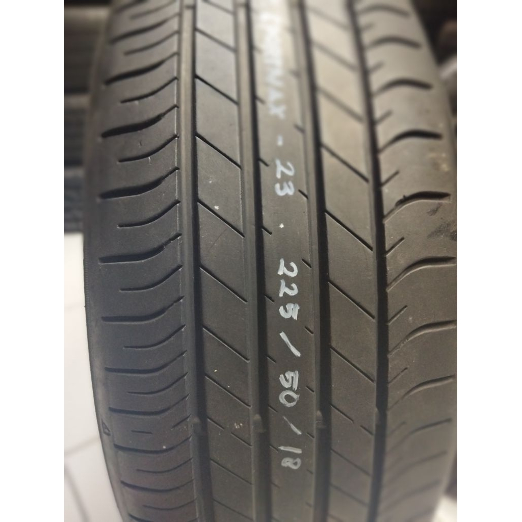 Ban mobil 225 50 R18 Second copotan Tambalan tip top samping 2023 tebal 98 persen
