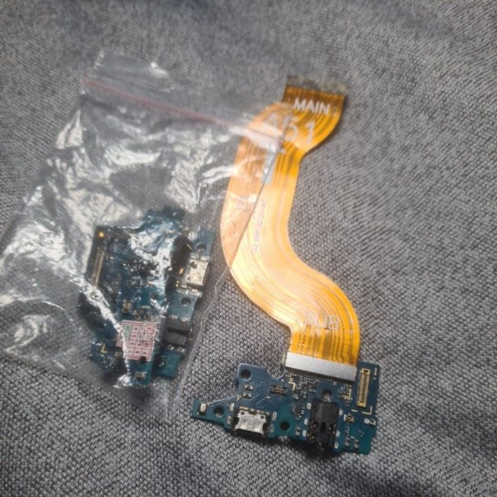 Samsung A51 konektor cas