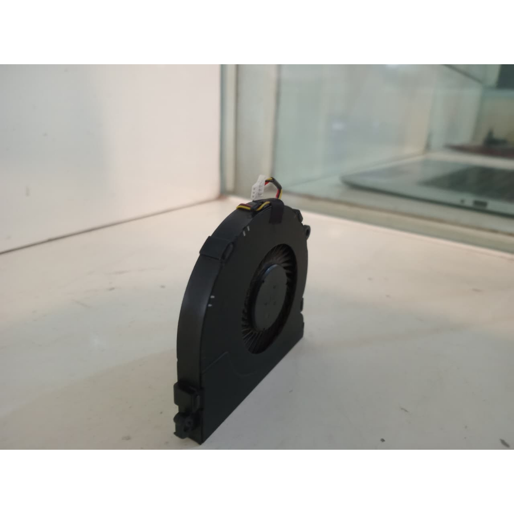 Sprepart  Laptop DELL INSPIRON 15 Bekas