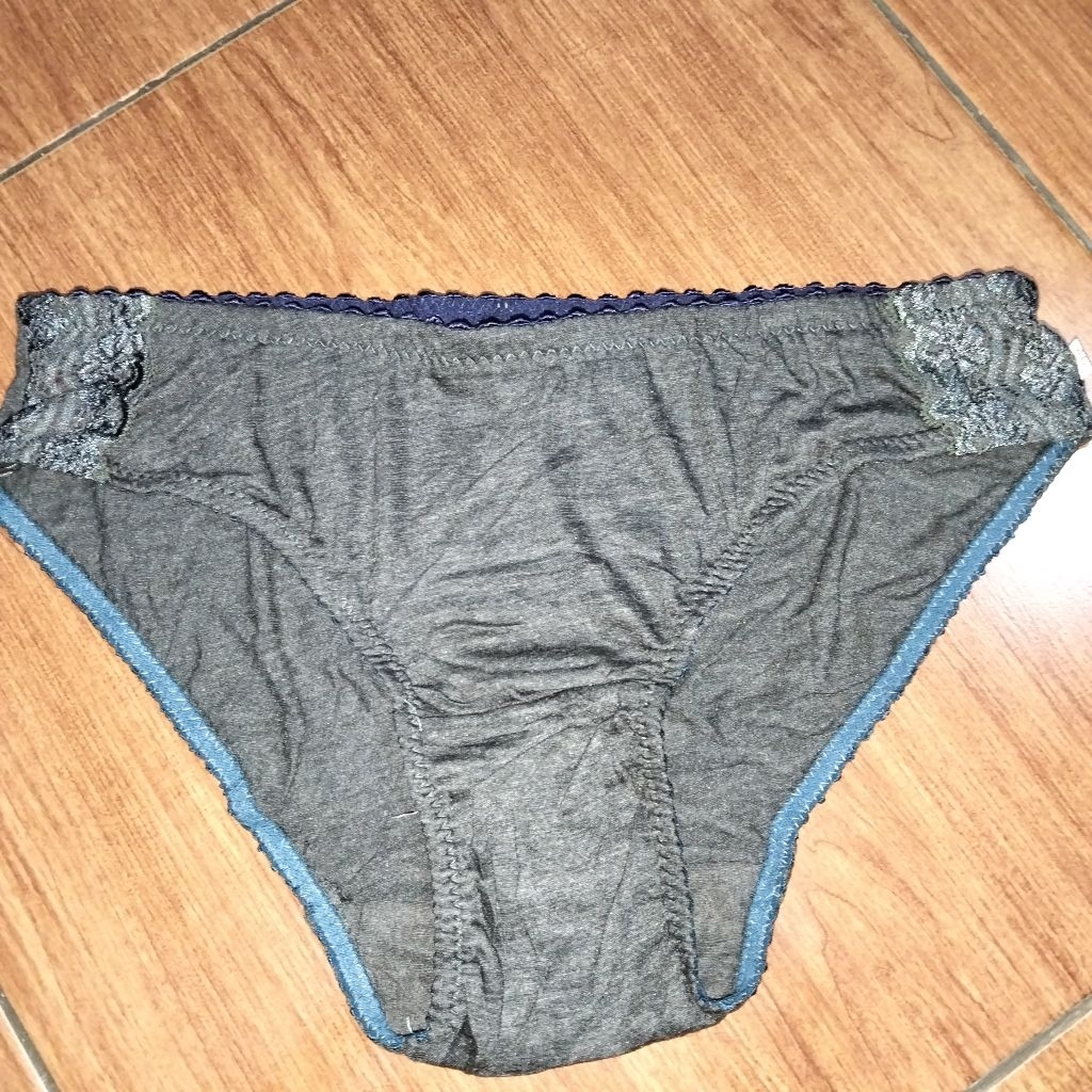 celana dalam pakaian wanita dewasa