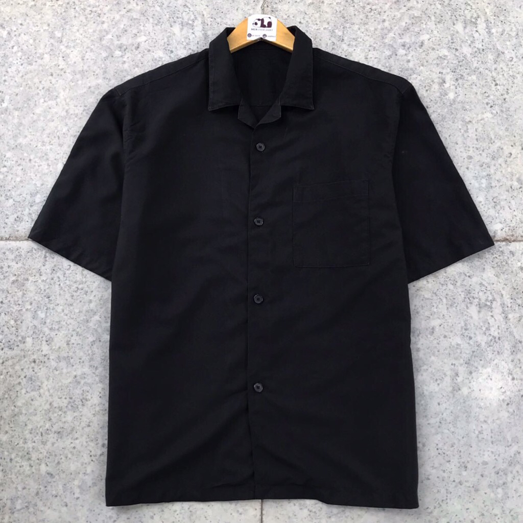 Kemeja Hitam Open Collar Gu Uniqlo