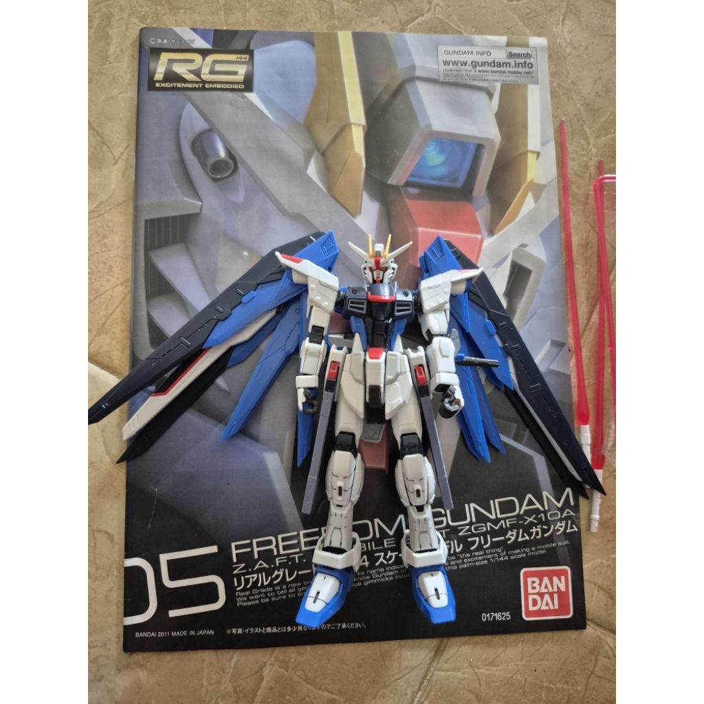 Mainan Gundam Bekas Second Sudah Rakit Merk Bandai