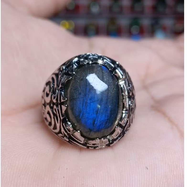 cincin batu natural labrador hitam menyala kerlap kerlip biru jika kena cahaya