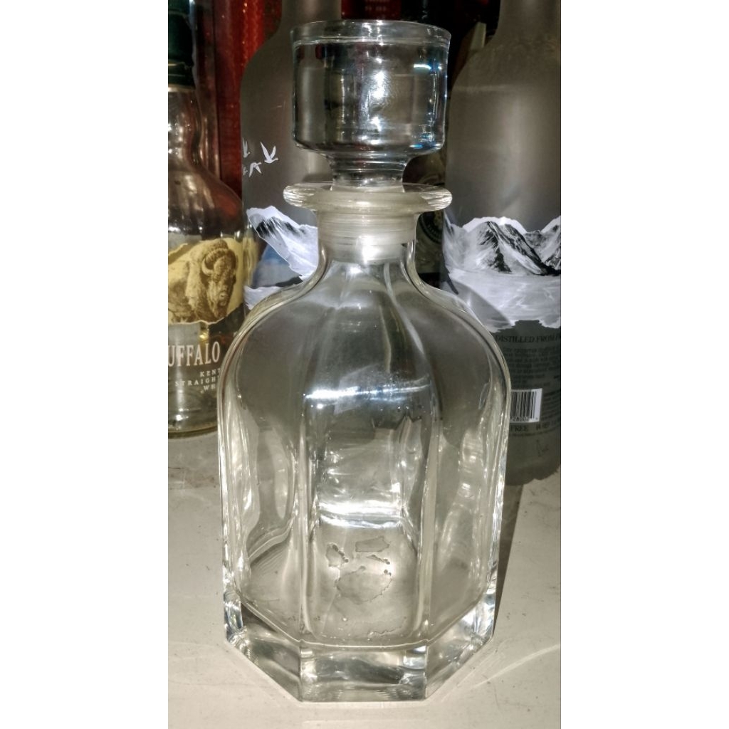 botol bekas minuman import untuk hiasan