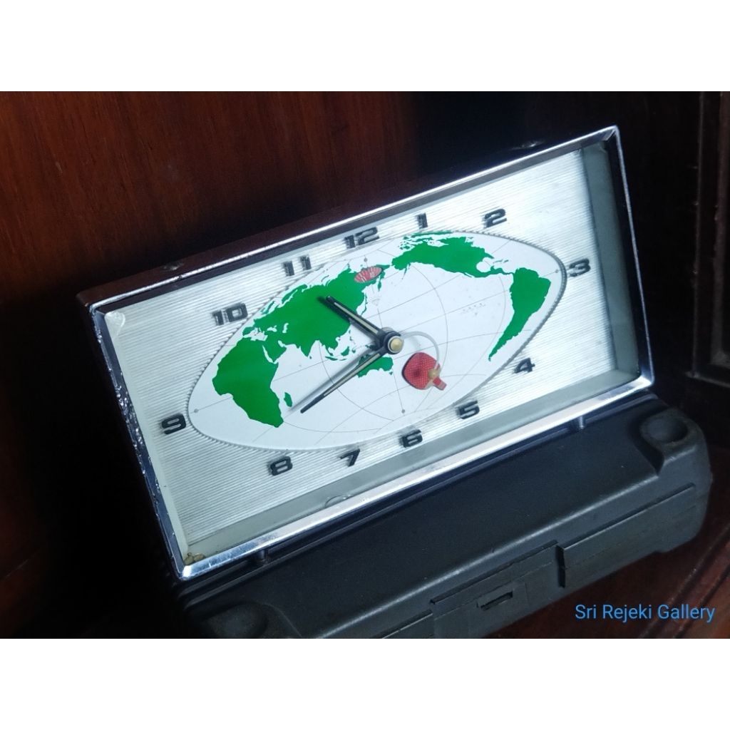 Jam Weker Beker Jadul Motif Peta Bola Dunia pingpong Beth Bergoyang
