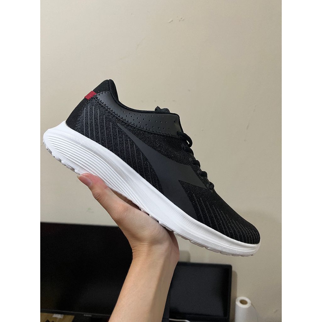 Sepatu Pria Diadora Nevan Black Original DIAX25F0301B