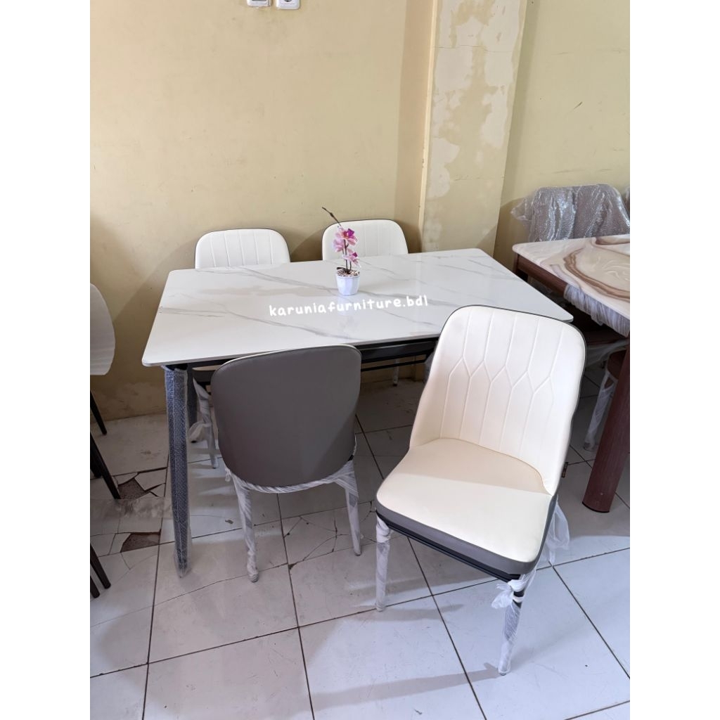 READY MEJA MAKAN IMPORTA MADISON 4 KURSI | FREE ONGKIR BANDAR LAMPUNG