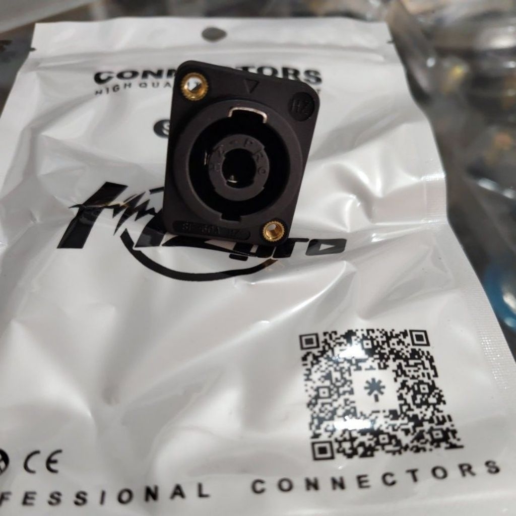 Soket Speakon HZ Pro Soket Spikon HZ Pro Soket Spikon HZpro cocok untuk power / Speaker 18" dengan d