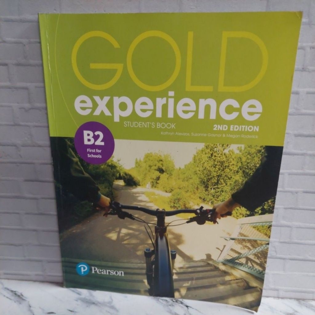 GOLD Experience B2 Student's book