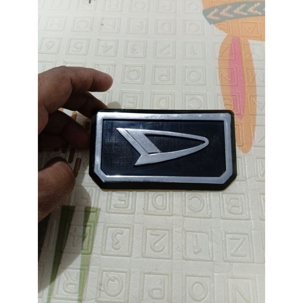 emblem loga daihatsu taft f50,f10 taft badak taft kebo original