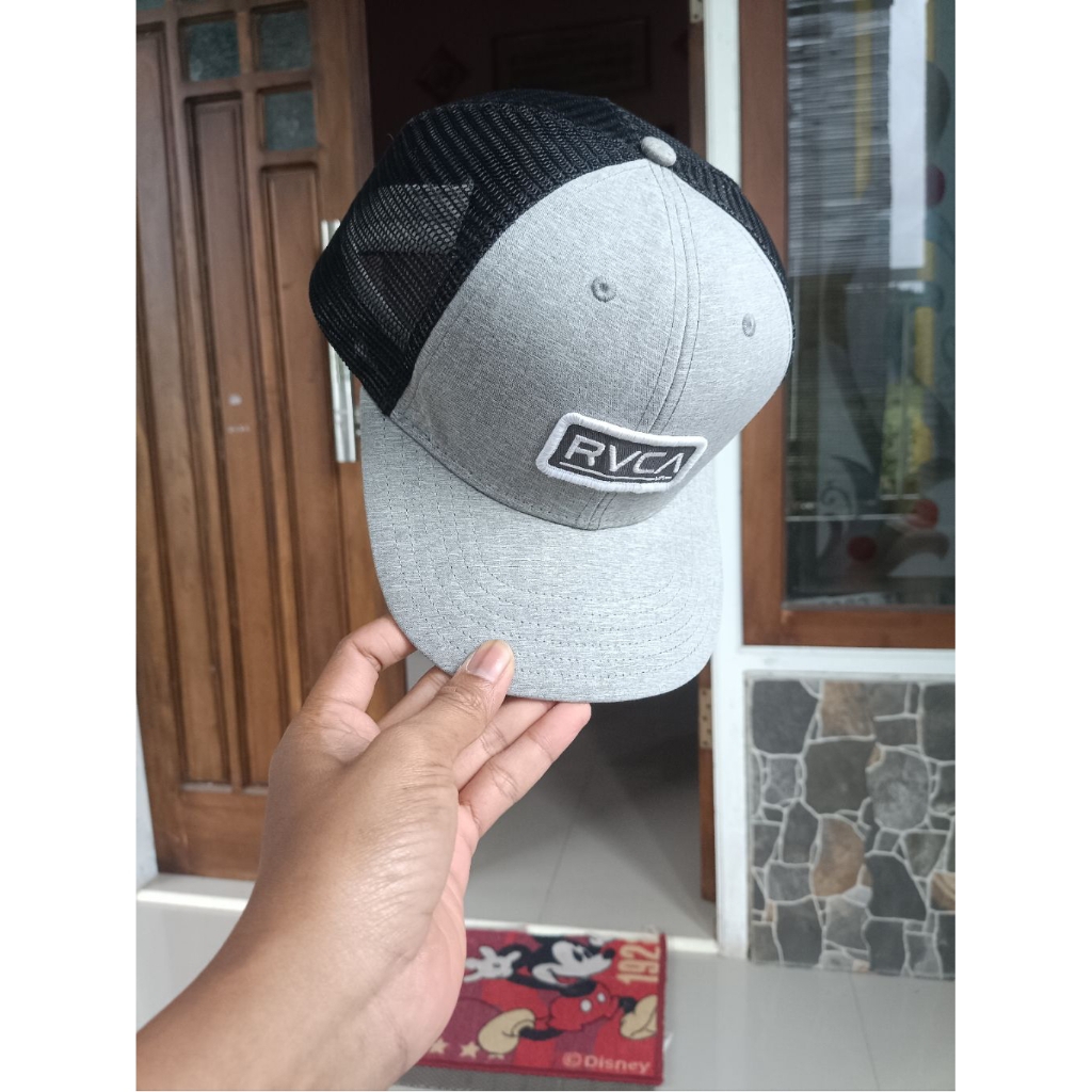 Topi Trucker RVCA