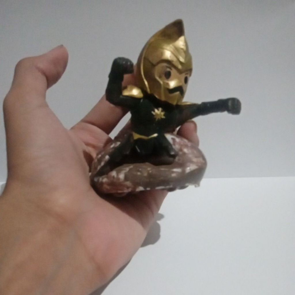 figure Gatotkaca hero