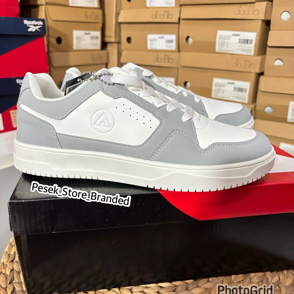 Sepatu Airwalk Carlos putih abu Size 41,44 saja original sale