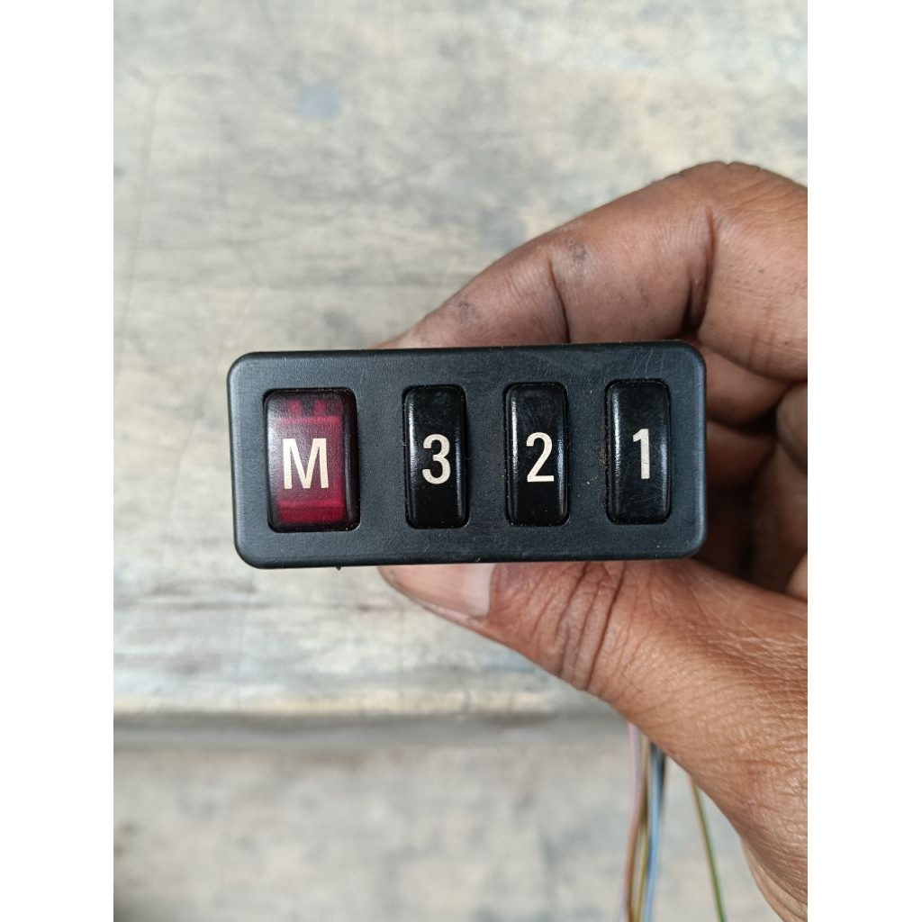 Switch Seat Jok Depan BMW SERI 7 E38 735 IL