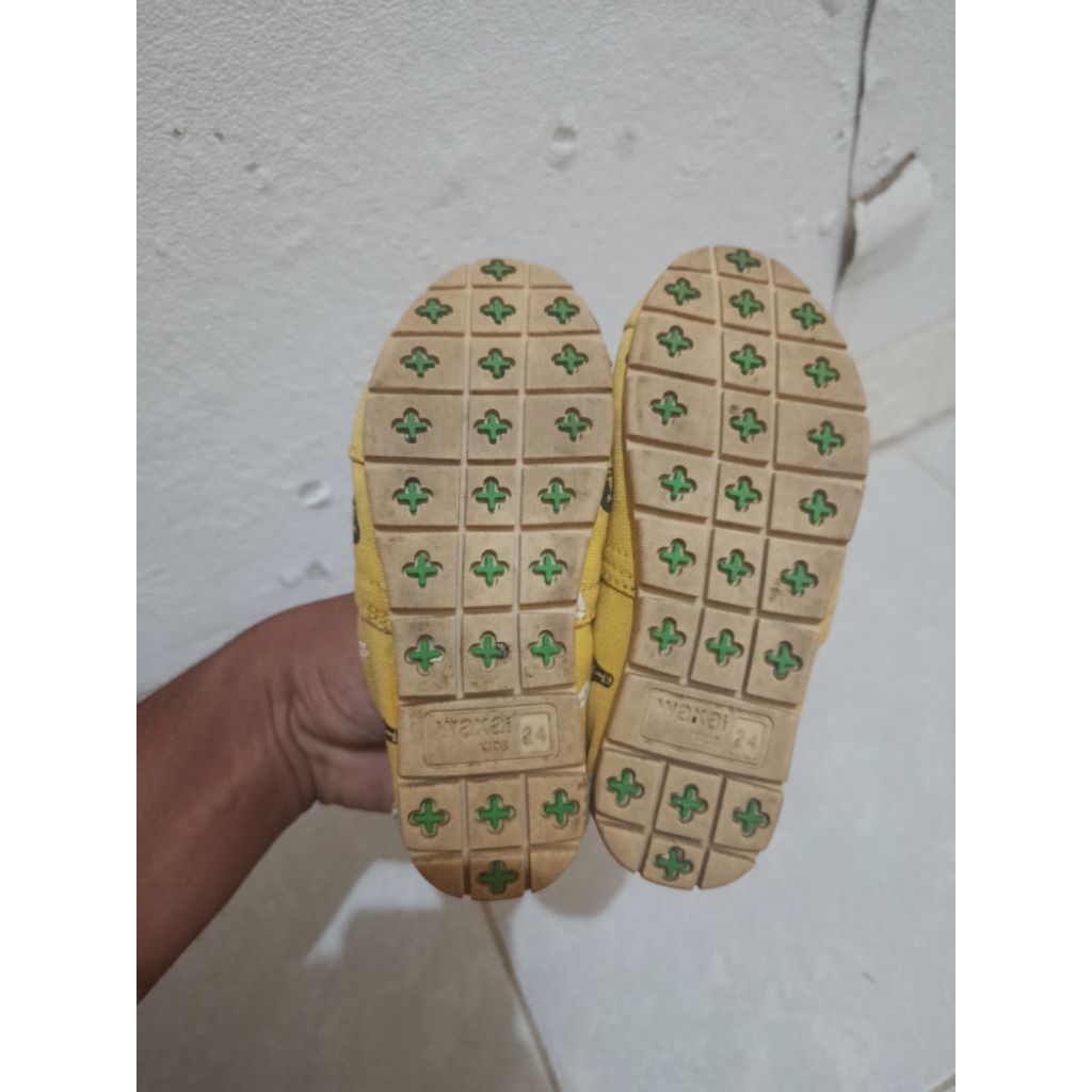 sepatu wakai anak