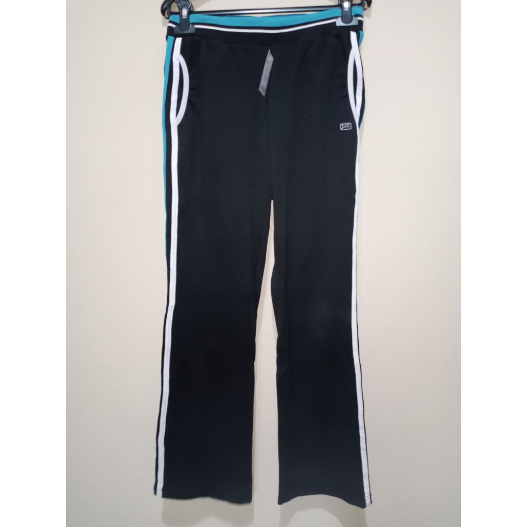 CELANA TRAINING PRELOVED