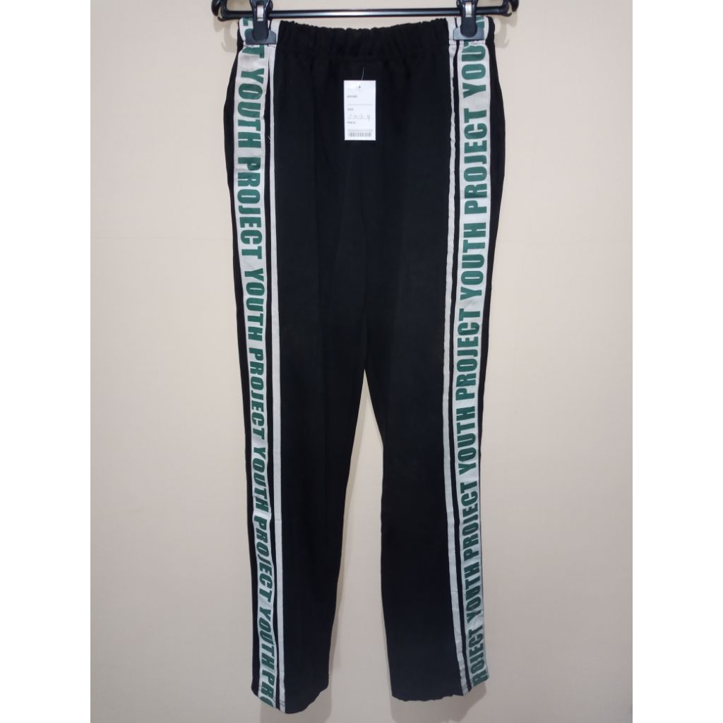 CELANA TRAINING PRELOVED