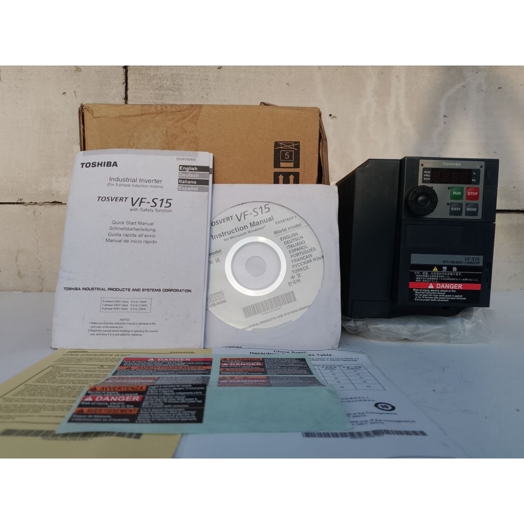 inverter Toshiba VF-S15 1.5kW 2HP origina (NEW)