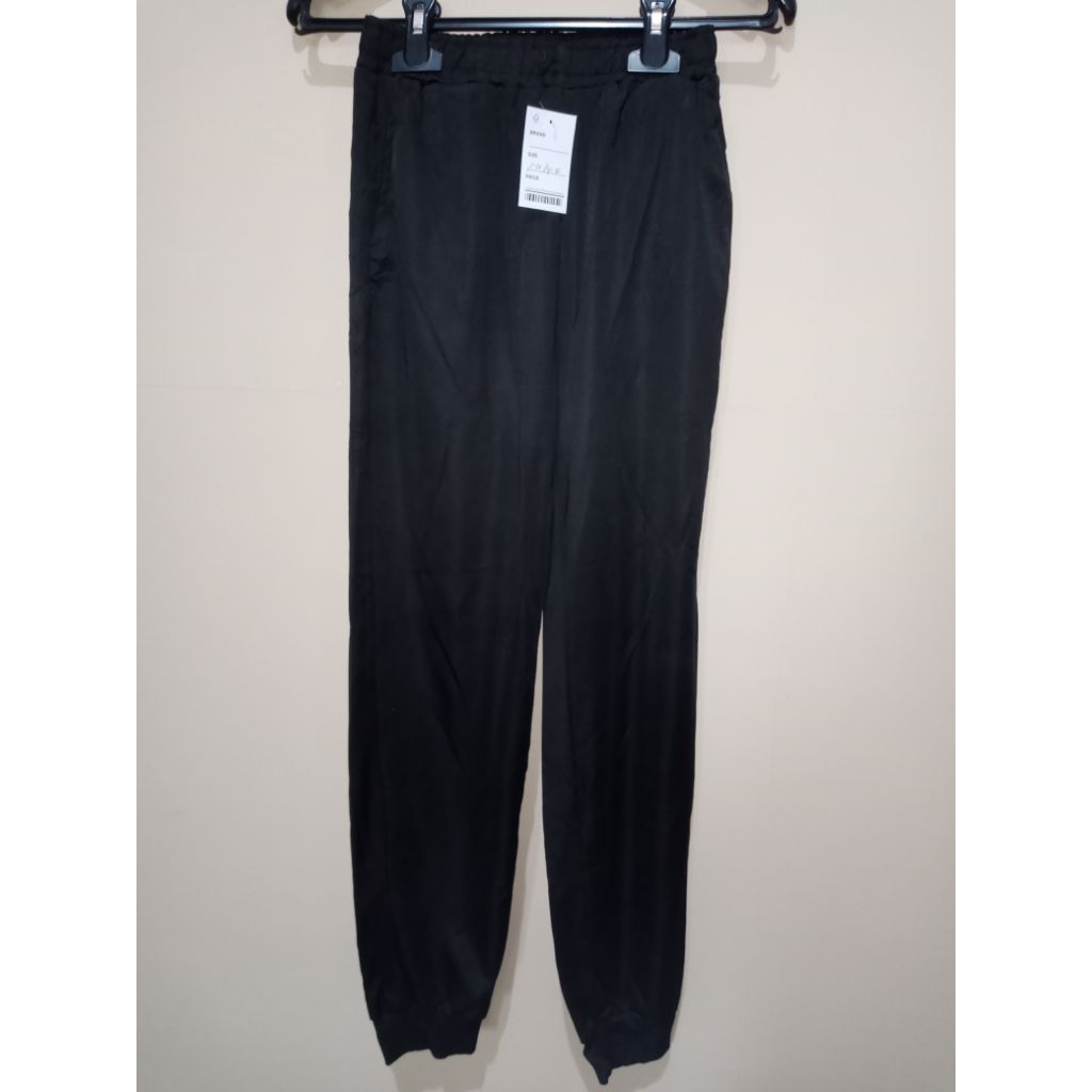 CELANA TRAINING PRELOVED