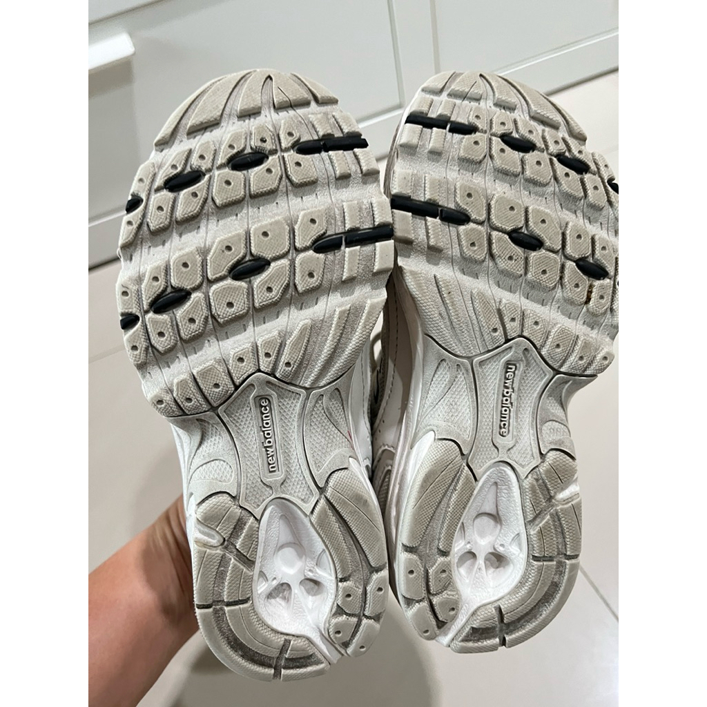 PRELOVED NEW BALxxxE 530