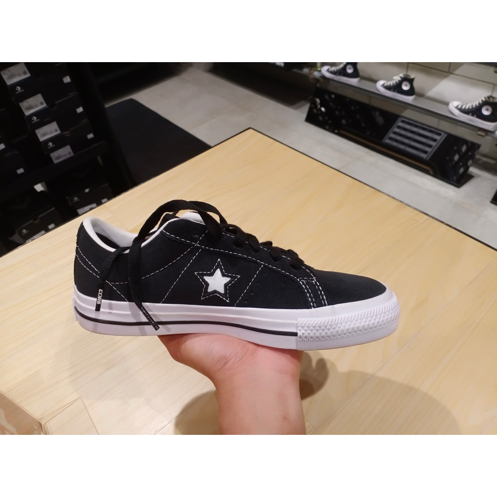 Converse Women Original Sports Station PT MAP AKTIF ADIPERKASA Sepatu Wanita