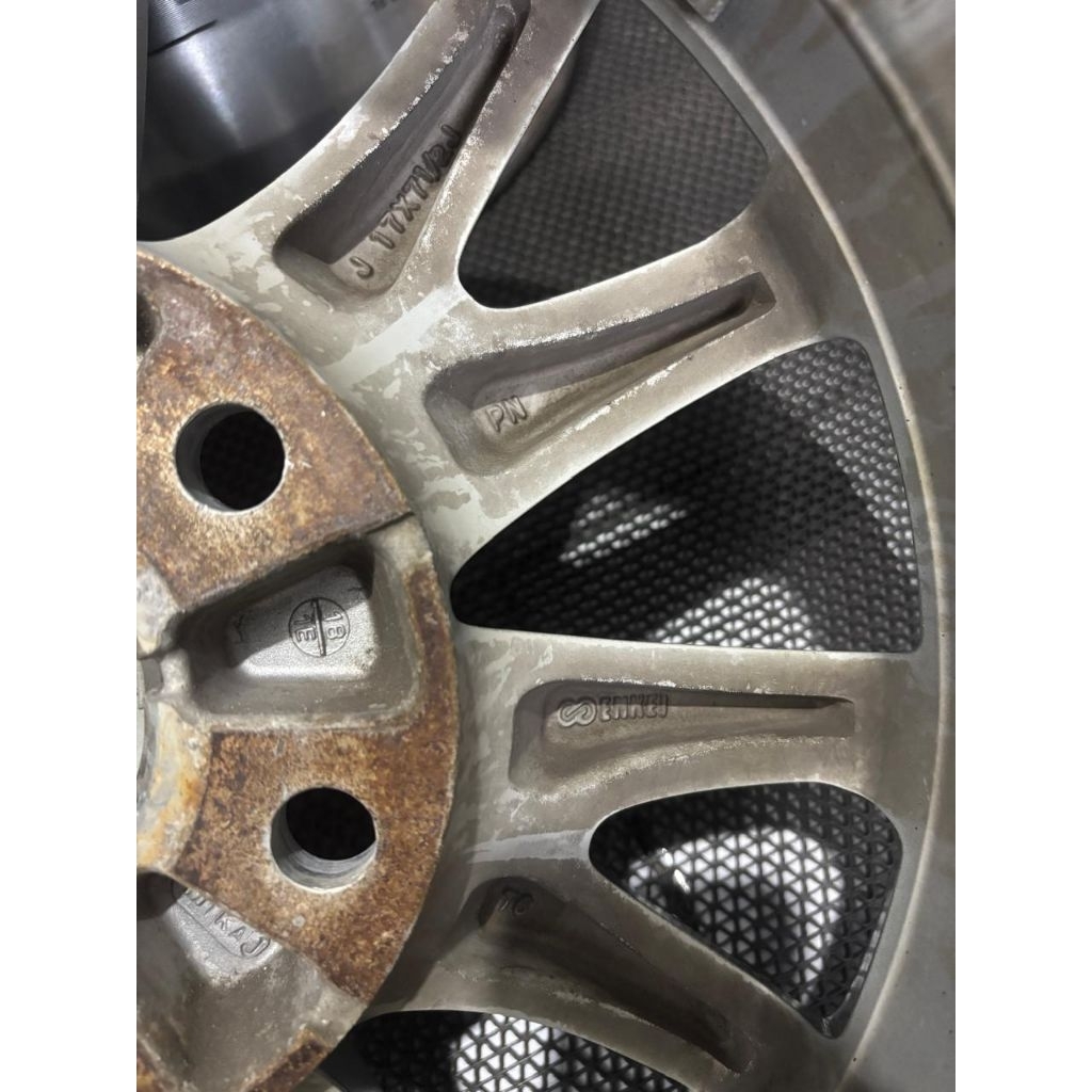 Velg oem Pajero R17 pcd 6X139.7