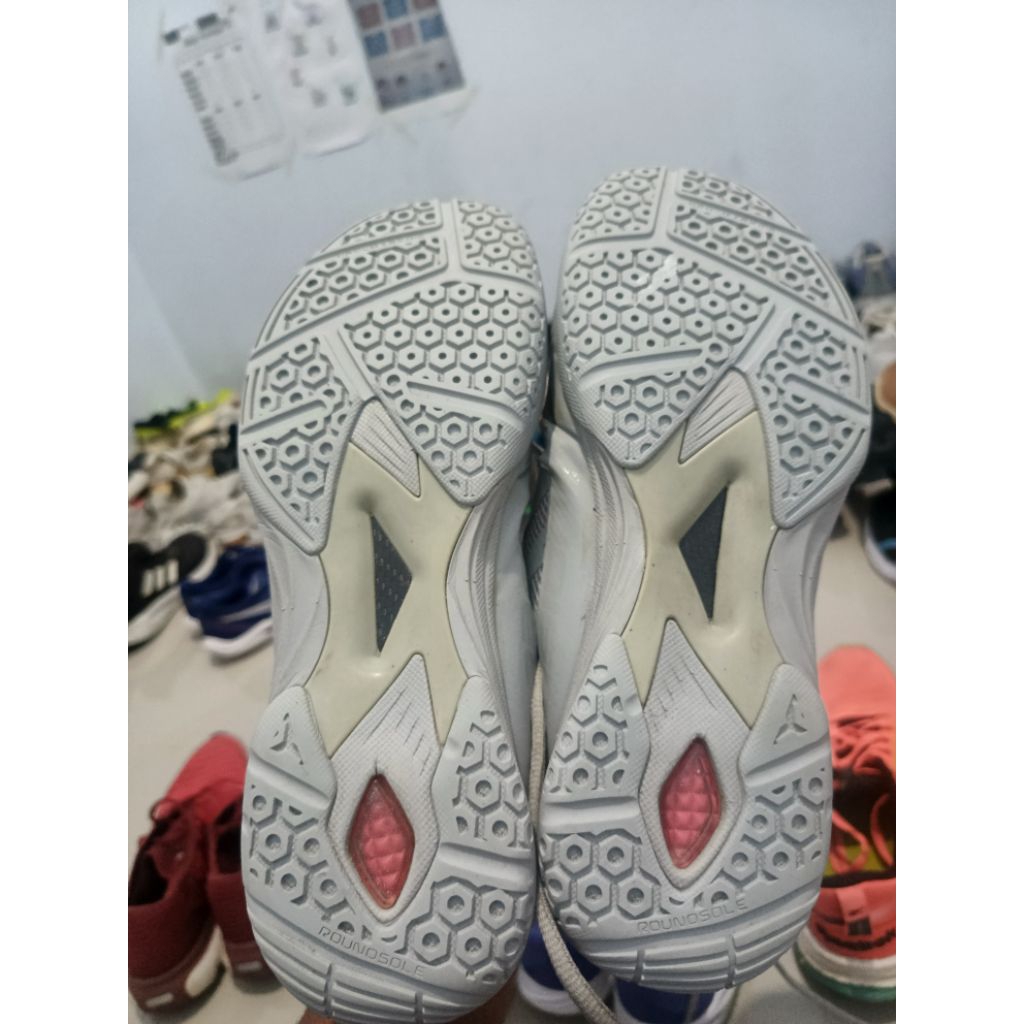 Sepatu Badminton Yonex Second