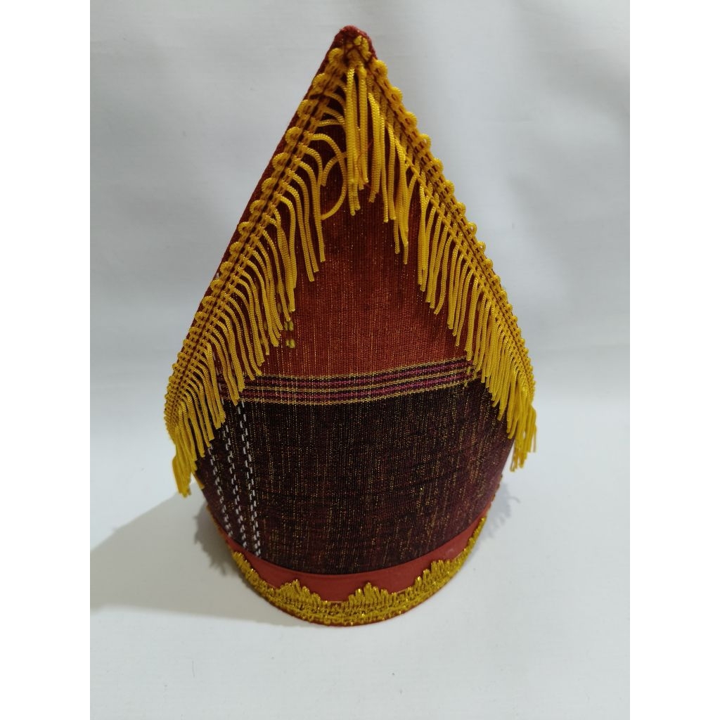 Topi sadum aksesoris pria adat Batak toba