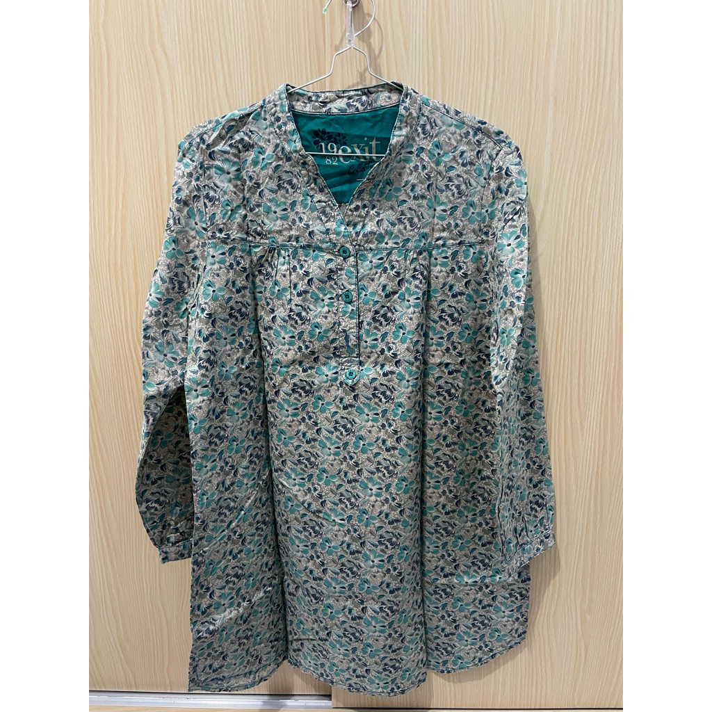 [PRELOVED] Blouse Wanita Motif Kembang Exit