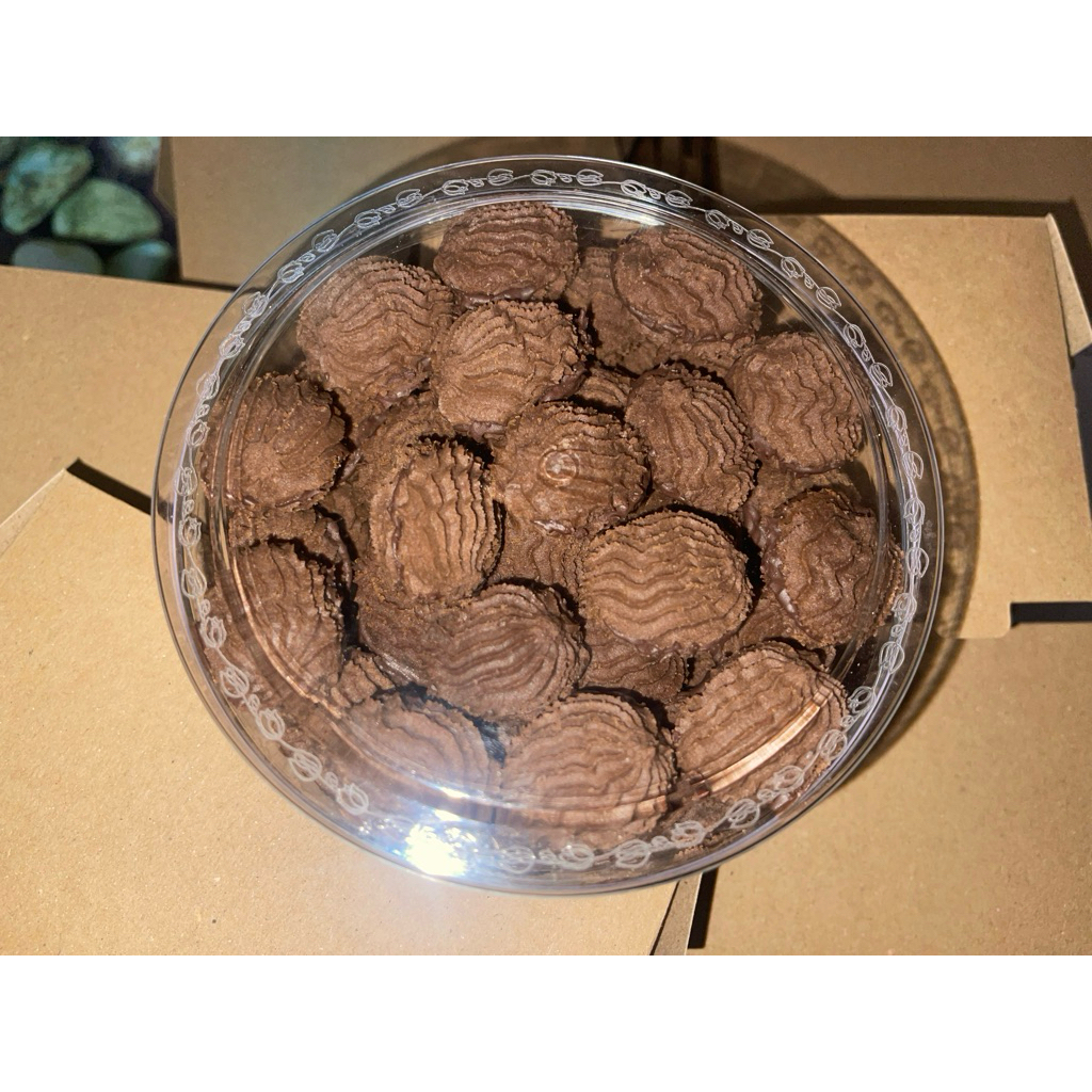 KUE KERING,KERANG, RAMBUTAN, BATANG MACIS, DAN SPUIT ROSE