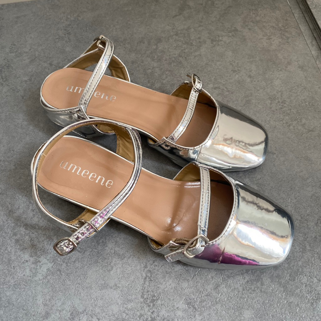 ameene sandal flatshoes selop silver wanita preloved