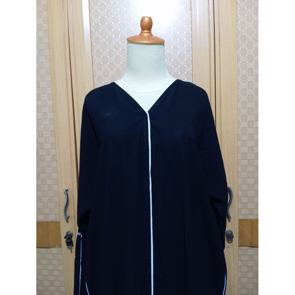 Abaya hitam lis putih preloved