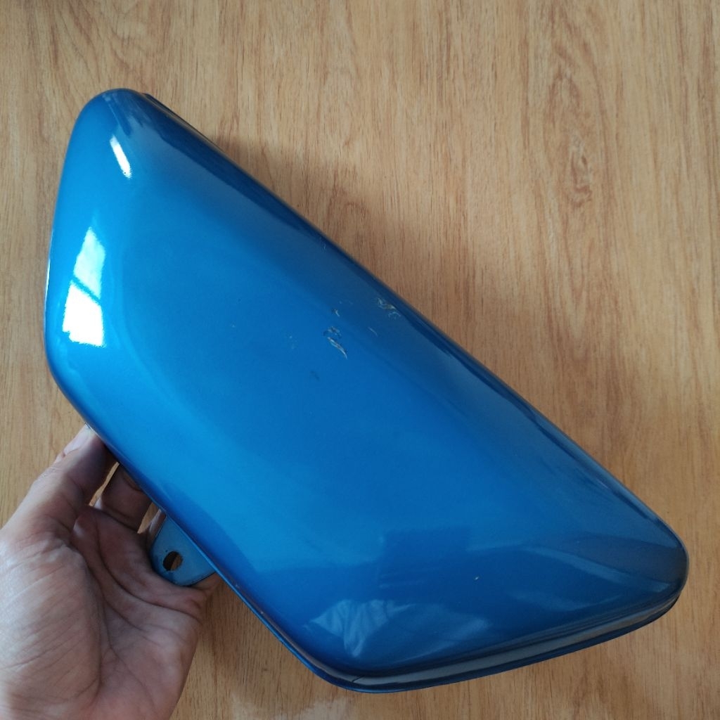 tepong tutup aki kanan yamaha rs100 sport super rs125 ls3 biru ori original
