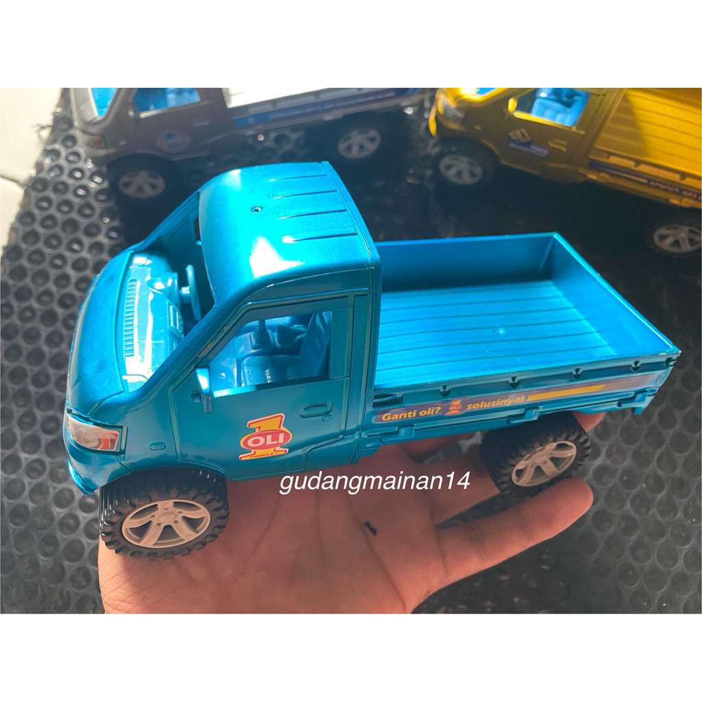 Mainan Miniatur Mobil Pick Up Metalik Pullback