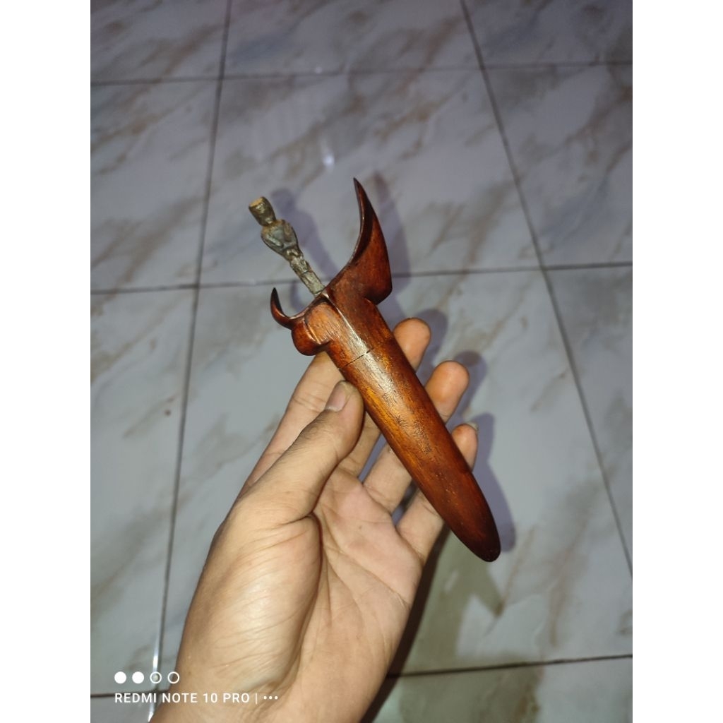 Keris putut sajen Majapahit
