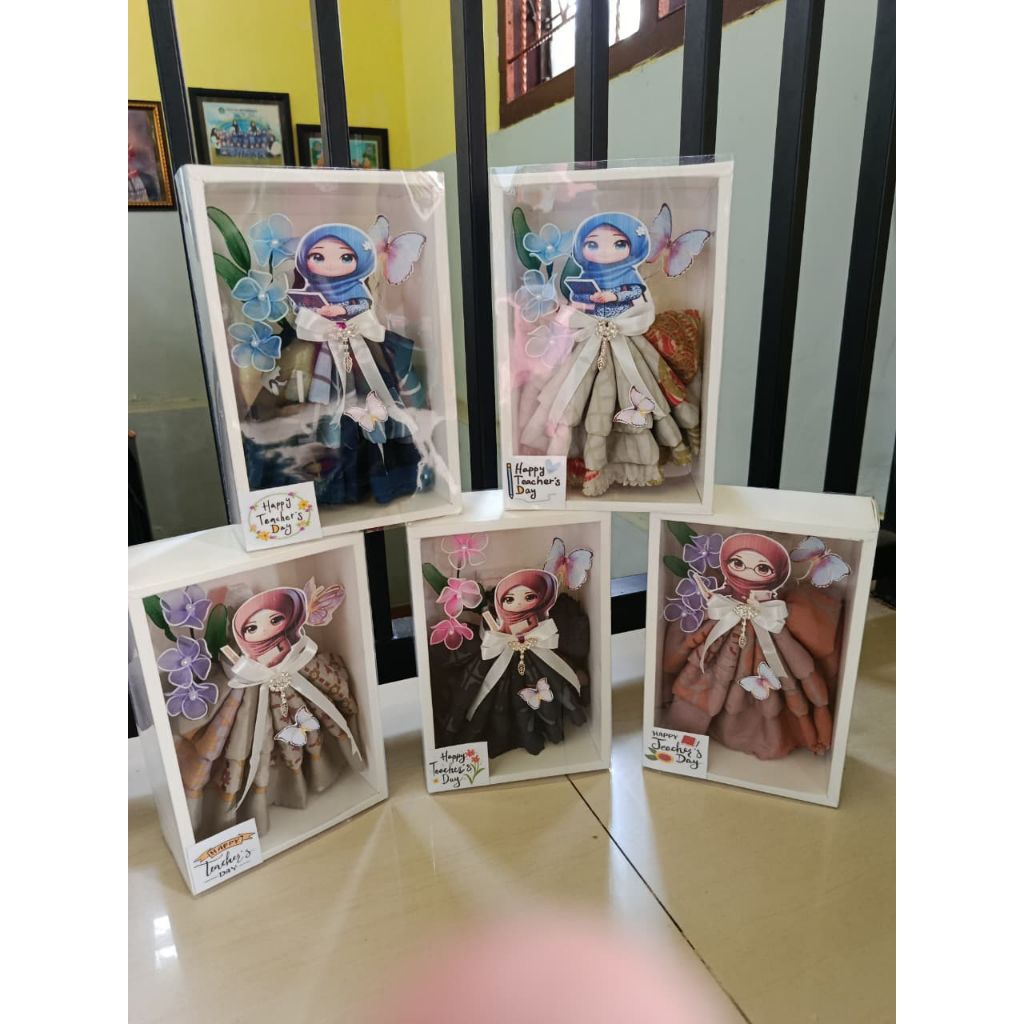 Gift Box Kado Jilbab Spesial Hari Guru Kado Nikahan