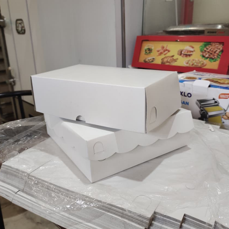 Kotak Snack Polos dan Gelombang Murah/ Kotak Makan Kertas Hajatan Murah Eceran / Kotak Kue Pengajian