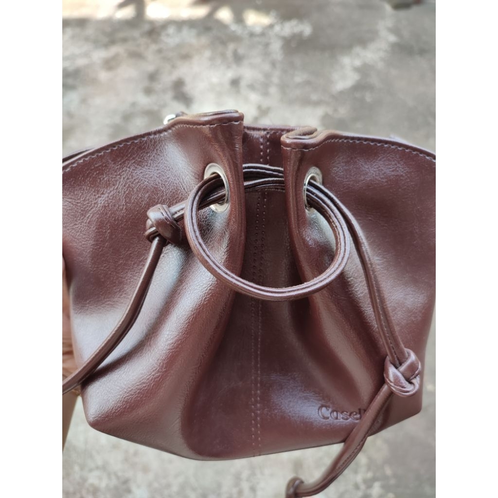 Preloved Tas Selempang Wanita Sling Bag (Caselle)
