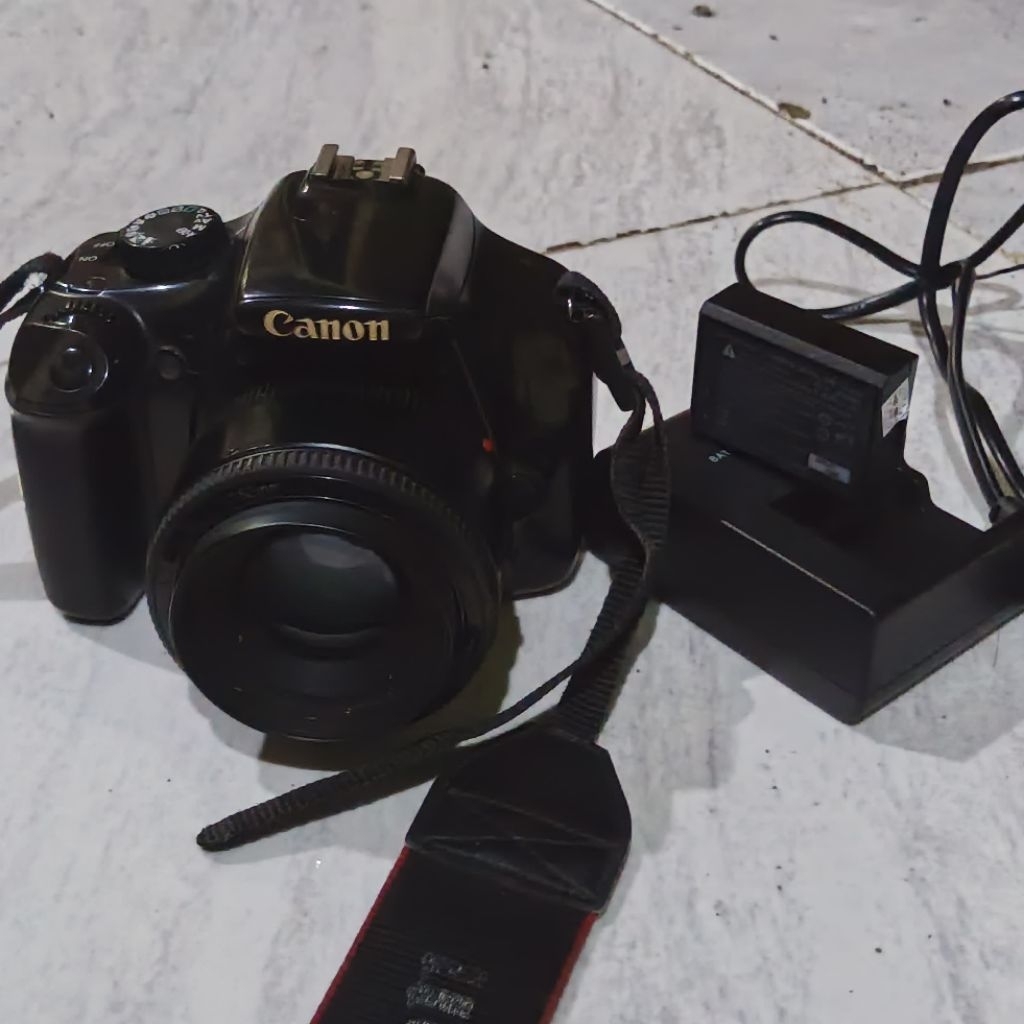 Kamera canon 1100D