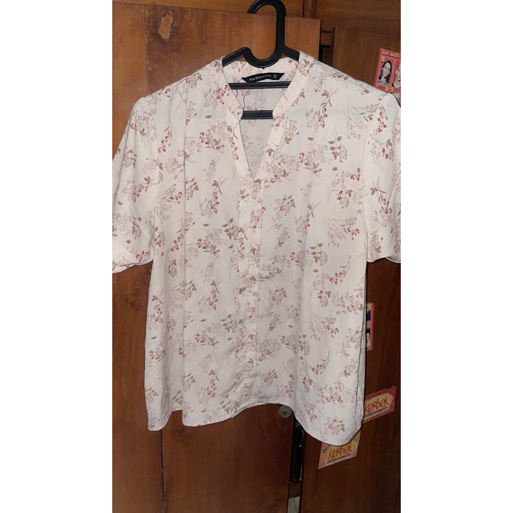 blouse bunga the executive