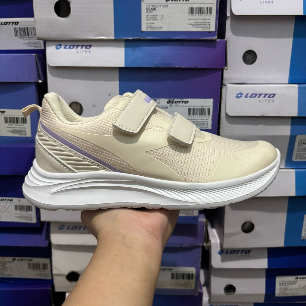 (size 35) SEPATU ANAK DIADORA NIKUMI NUDE