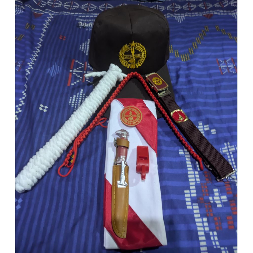 Set atribut pegalang pramuka lengkap putra/putri sd