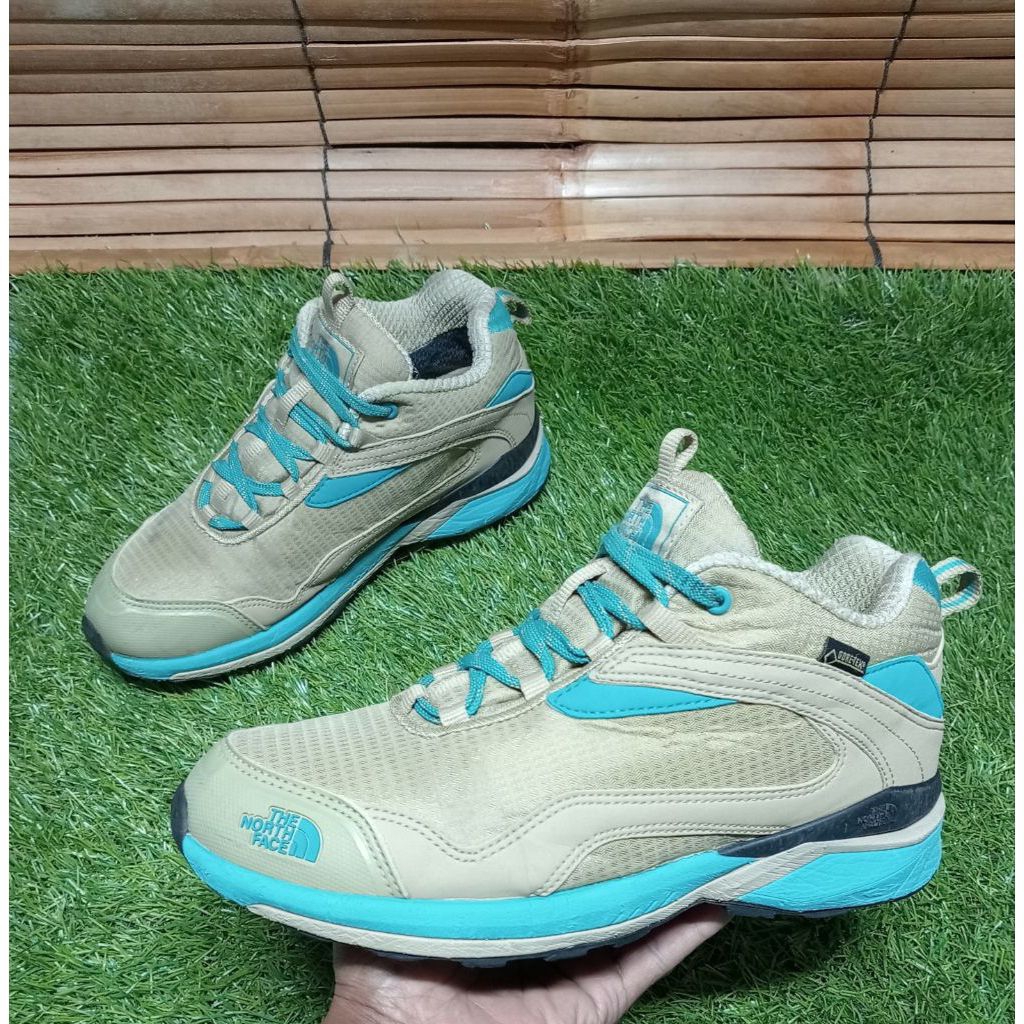 Sepatu Outdoor Second TNF Goretex mid cut 38/24cm
