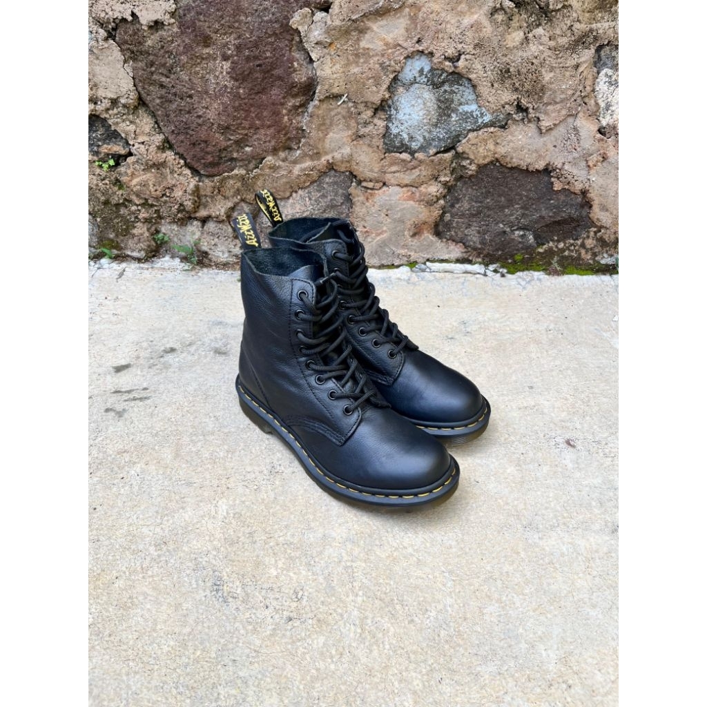Docmart 1460 Black Pascal