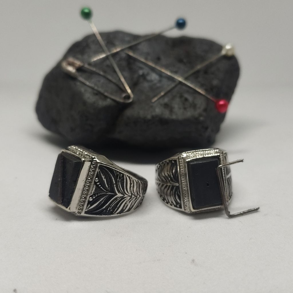 cincin akik batu badar besi kursani asli dan nempel jarum peniti / cincin badar besi kursani  asli a