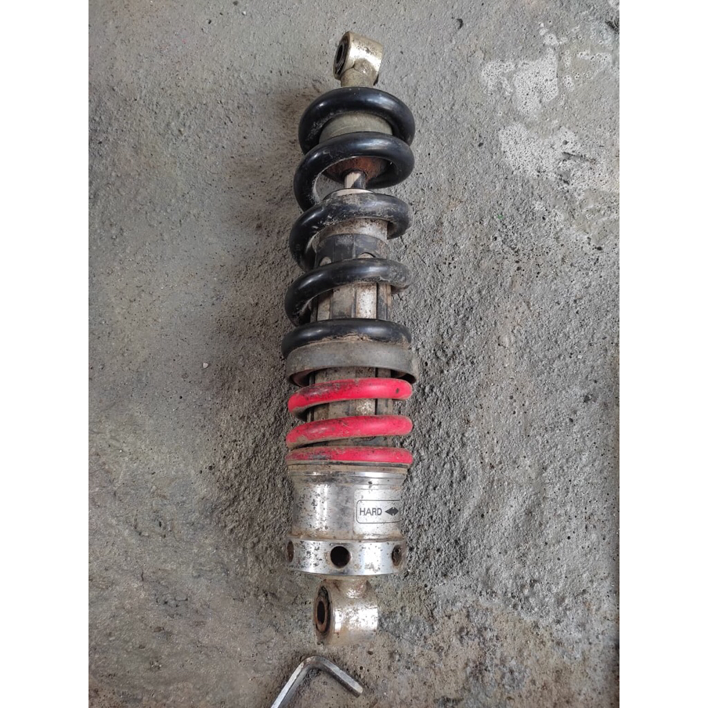 Mono Shock Belakang Copotan Megapro New/Mono