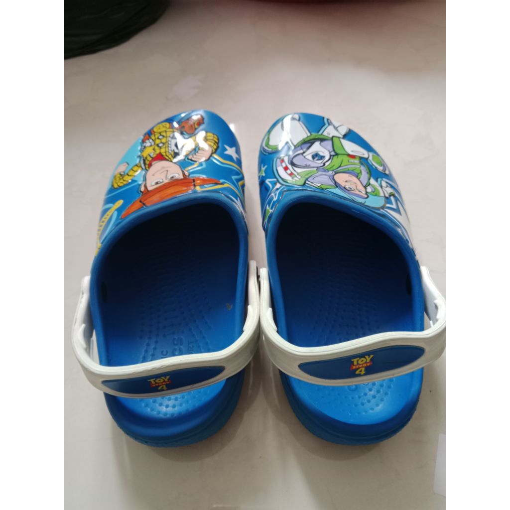 PRELOVED SENDAL CROCS ORIGINAL