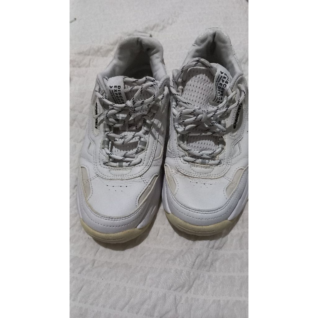 Sepatu Second Discovery Expedition uk. 38