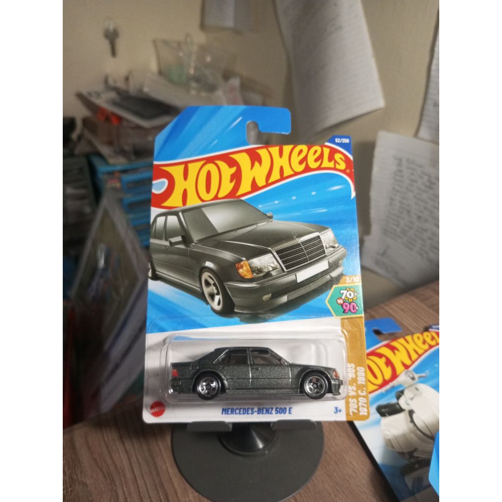 Hot Wheels Mercedes-Benz 500E