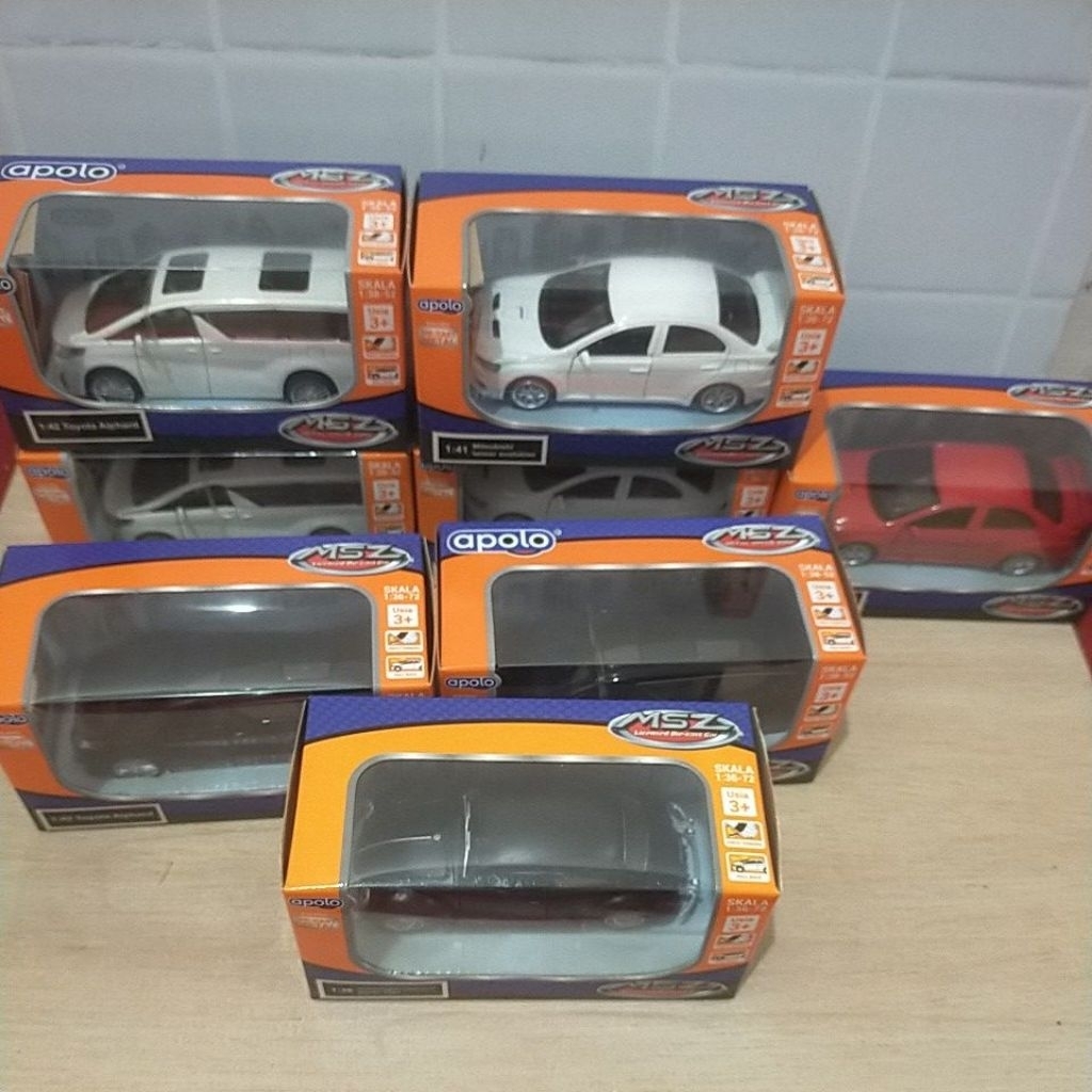 Apolo Diecast MSZ Toyota Alphard Hitam Putih, Lancer, VW Beetle Skala 1:36-72